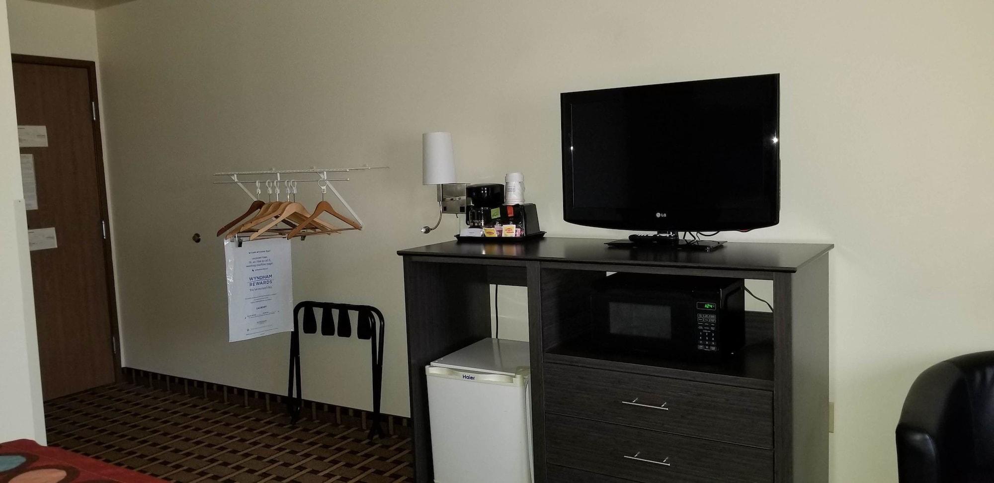 Super 8 By Wyndham Ashland Hotell Exteriör bild