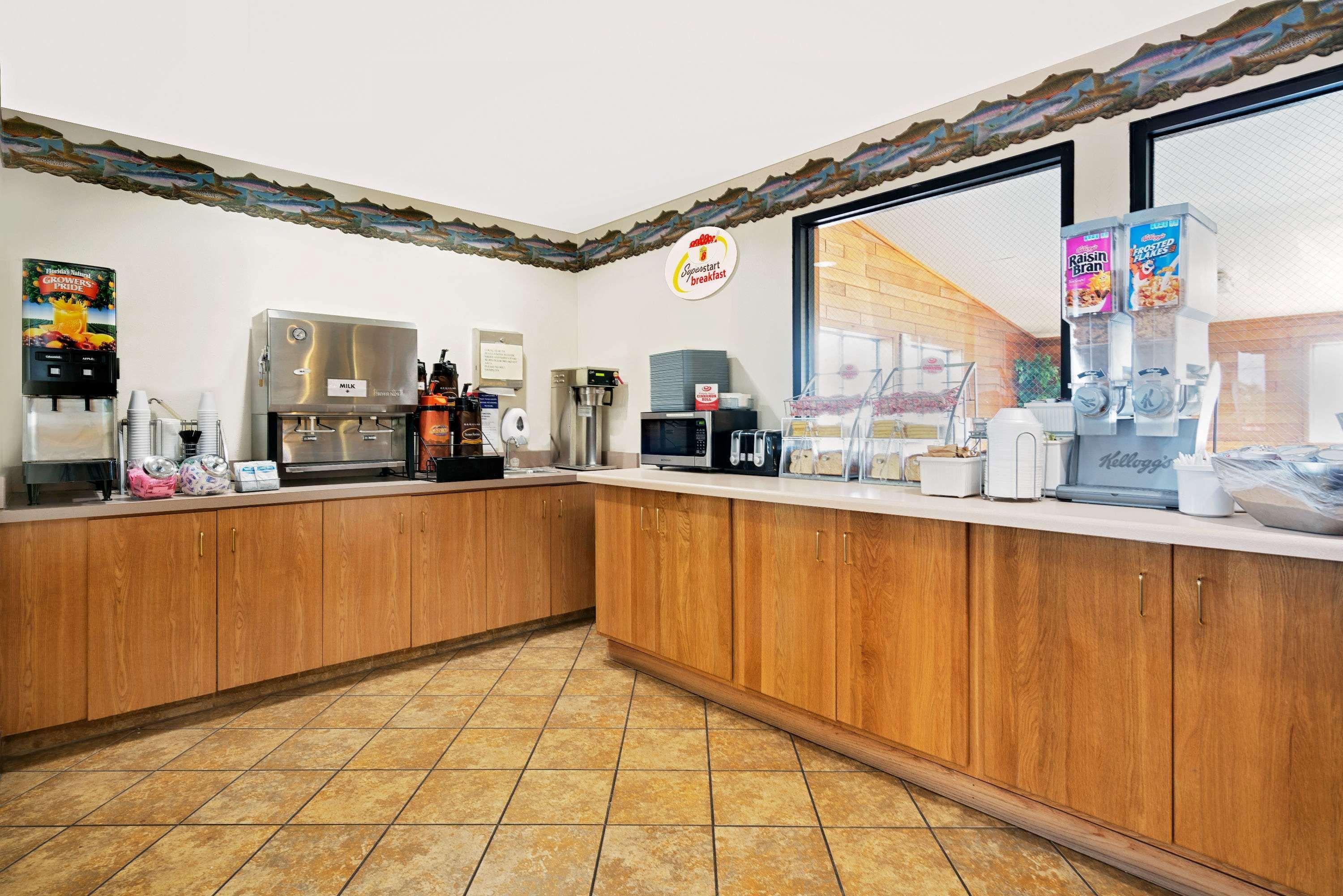 Super 8 By Wyndham Ashland Hotell Exteriör bild