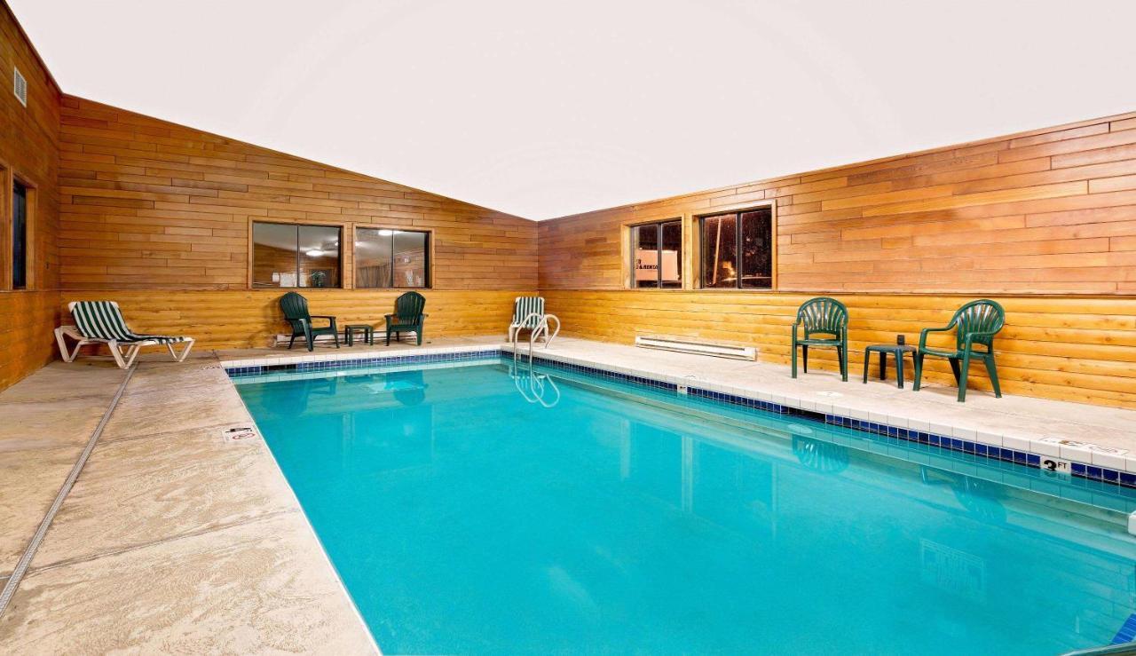 Super 8 By Wyndham Ashland Hotell Exteriör bild
