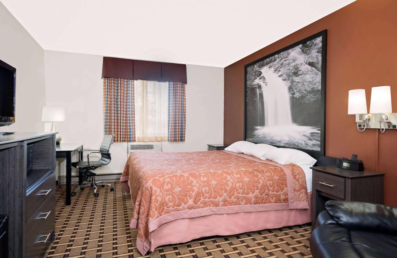 Super 8 By Wyndham Ashland Hotell Exteriör bild