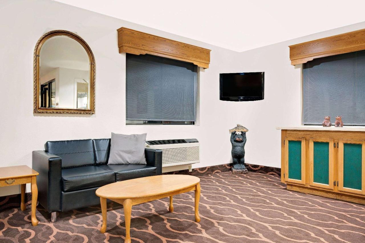 Super 8 By Wyndham Ashland Hotell Exteriör bild