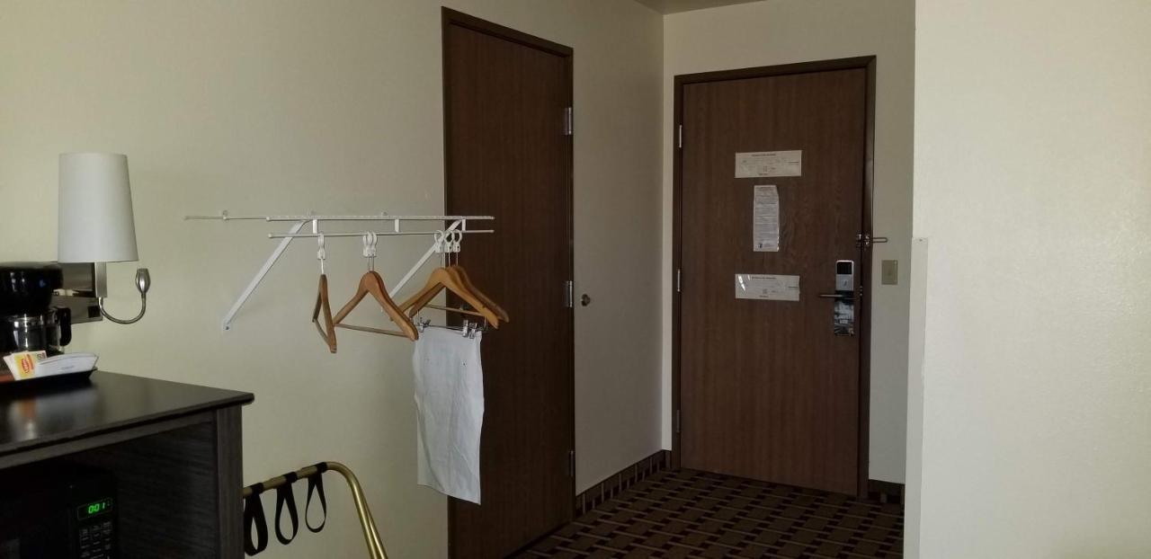 Super 8 By Wyndham Ashland Hotell Exteriör bild